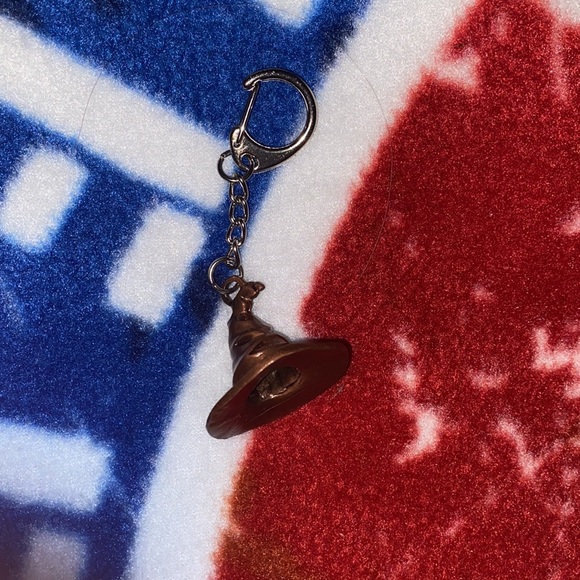 Harry Potter Sorting Hat Keychain - Picture 3 of 3